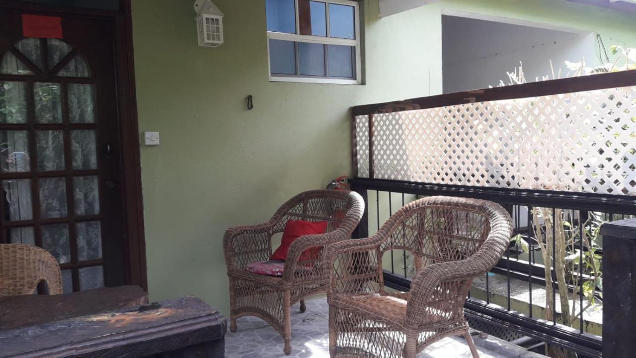 Hibiscus Valley Inn Marigot Eksteriør bilde