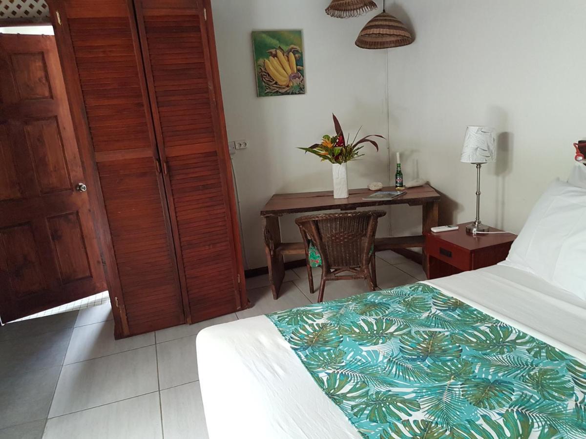 Hibiscus Valley Inn Marigot Eksteriør bilde