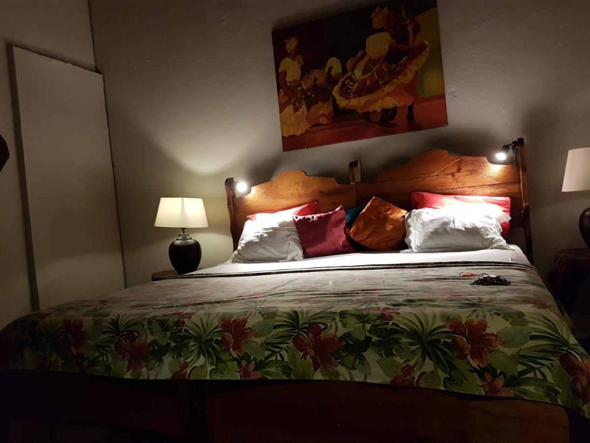 Hibiscus Valley Inn Marigot Eksteriør bilde
