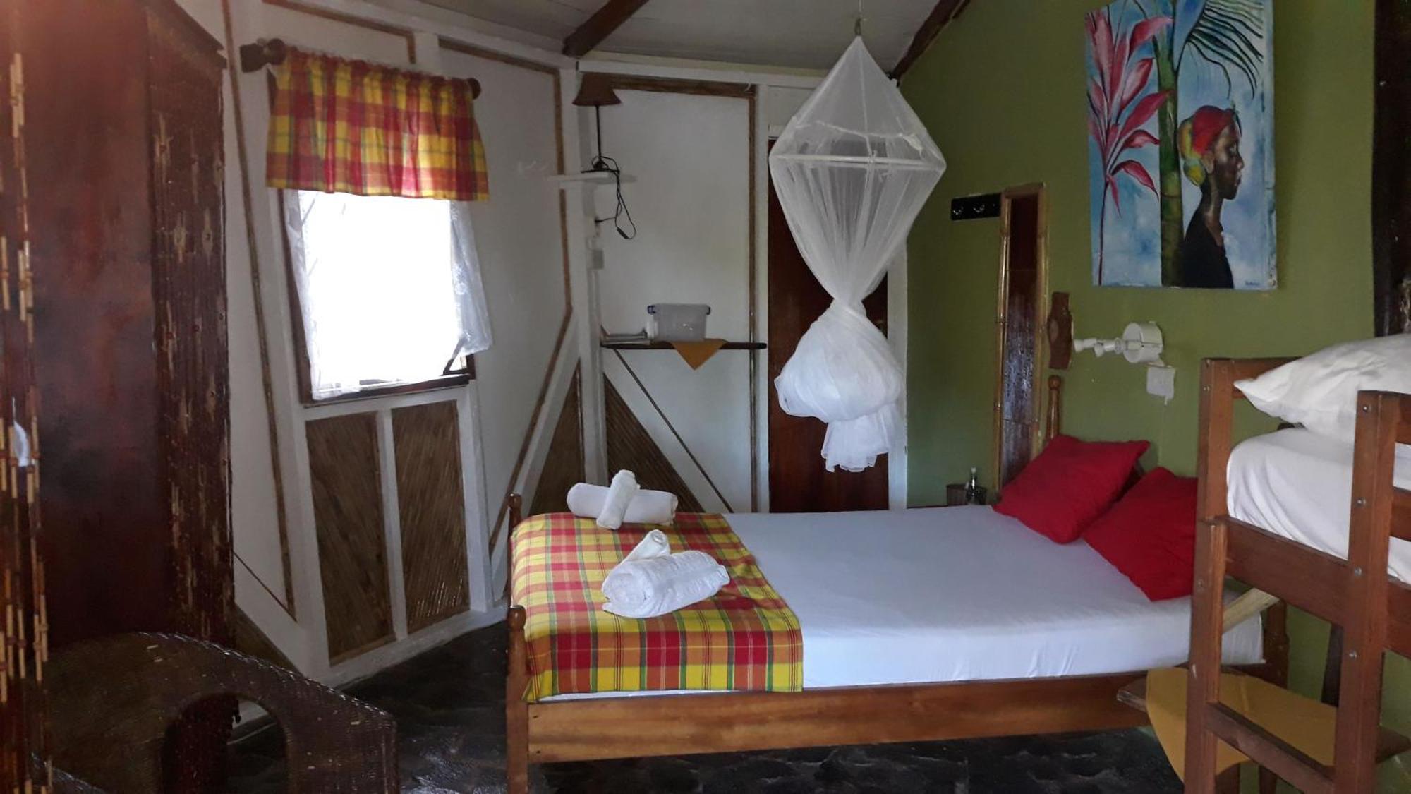 Hibiscus Valley Inn Marigot Eksteriør bilde