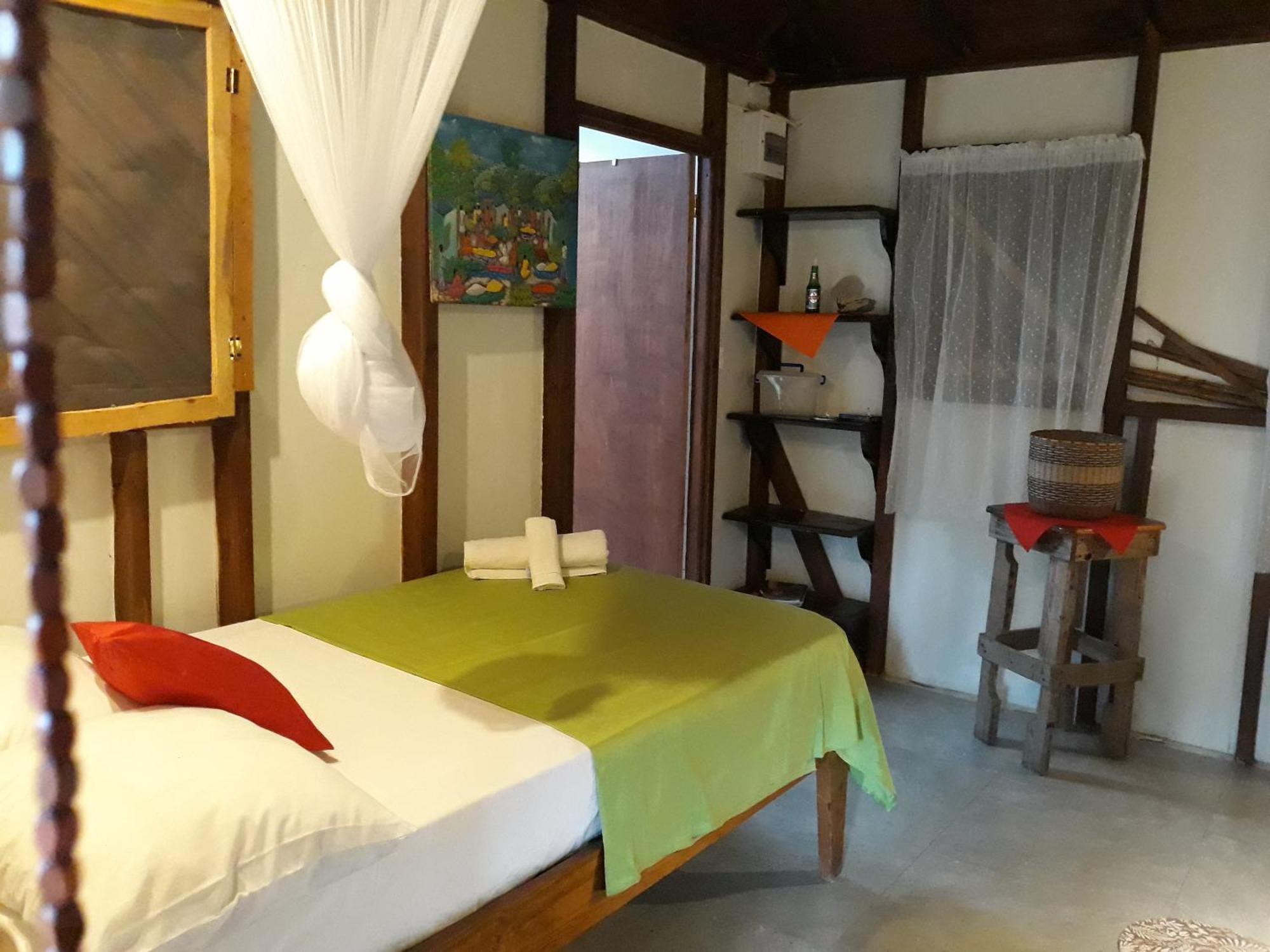 Hibiscus Valley Inn Marigot Eksteriør bilde