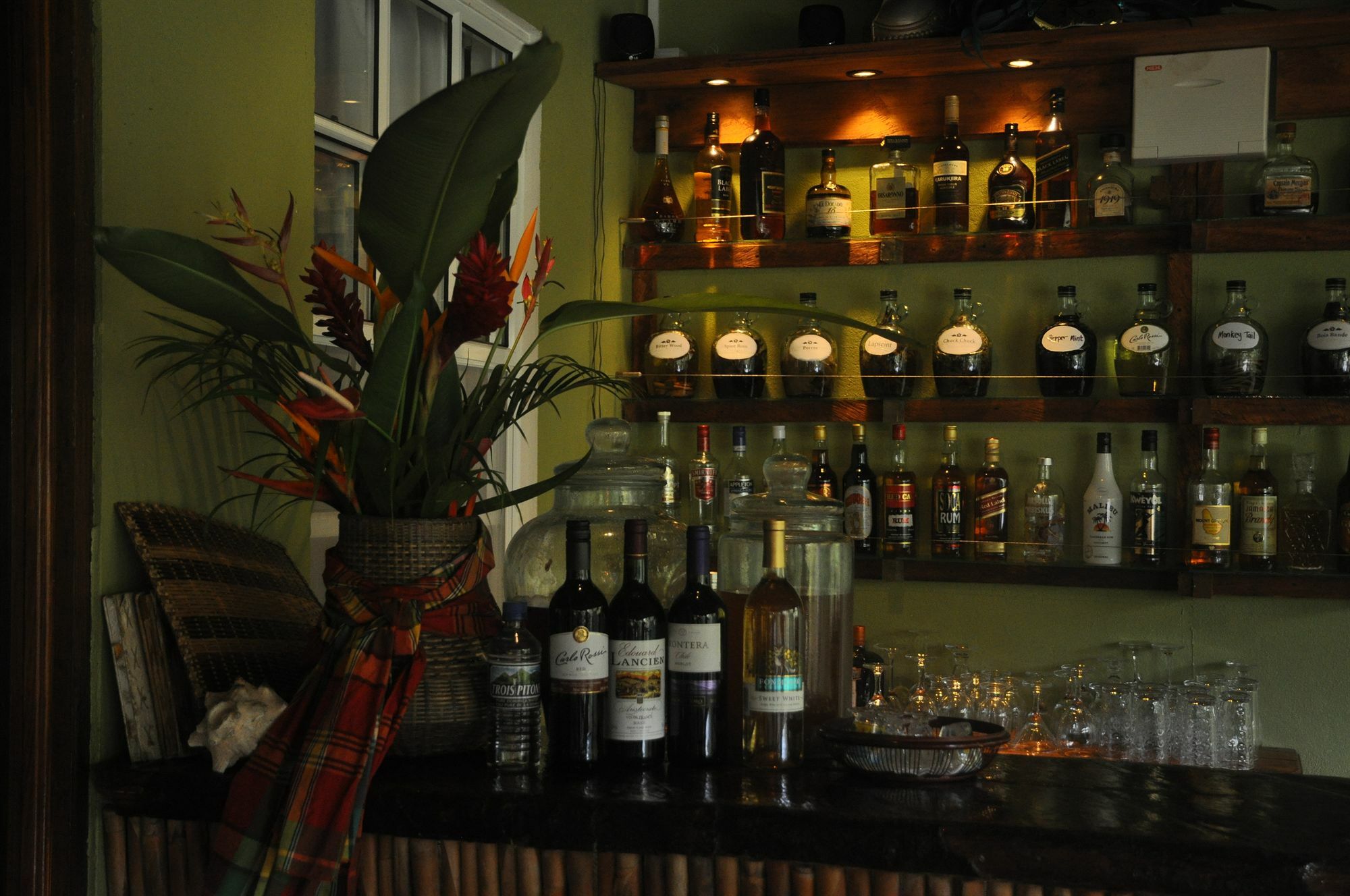 Hibiscus Valley Inn Marigot Eksteriør bilde